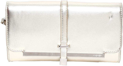 

Nine West Casual Gold Clutch