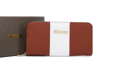 

abrazo Casual Tan Clutch