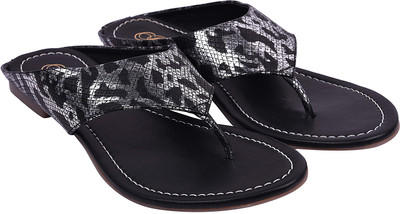 

Jade Women Black Flats