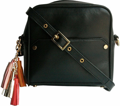 

FIZZA Women Casual Black PU Sling Bag