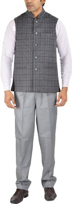 Trisera Sleeveless Solid Men Jacket