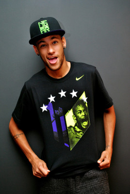 

KumkumArts Neymar Poster 12 x 18 Inch HD Quality Material Gloss Paper Paper Print(18 inch X 12 inch, Rolled)