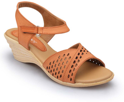 

Footsoul Women Tan Wedges