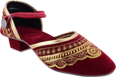 

AirSoon Women Maroon Casual