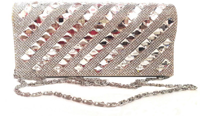 

CrazyHut Party Silver Clutch