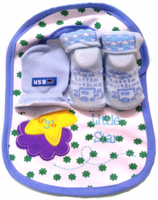 

Babies Bloom Blue Mummy’S Little Star Design 3 Pcs High Quality Baby Bib, Anti Scratch Mittens And Socks Gift Set For Baby Boy(0-6 Months)(Multicolor)
