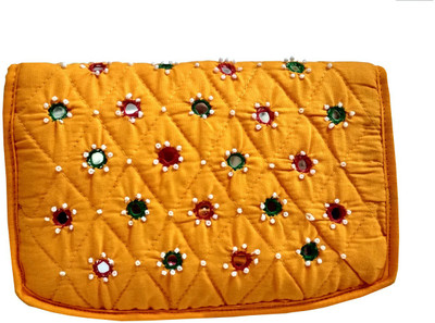 

Belladona Party Yellow Clutch