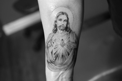 

KumkumArts Jesus Poster 12 x 18 Inch, HD Quality Image, Gloss Paper, Unframed, Qty 1 Paper Print(12 inch X 12 inch, Rolled)