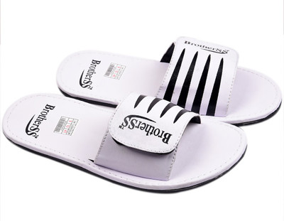 

Brotherss Men White-Black Flats