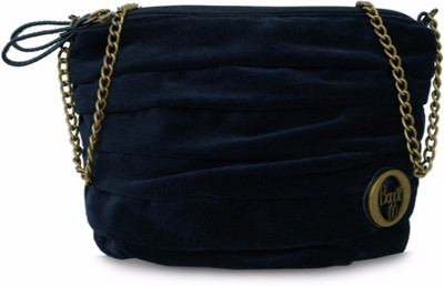 

Baggit Women Casual Blue Nylon Sling Bag