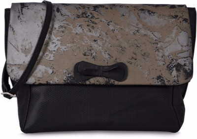 

Baggit Women Casual Black PU Sling Bag