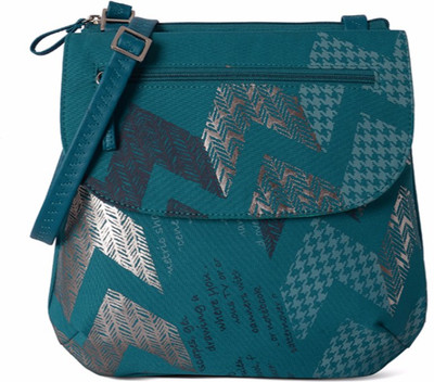 

Baggit Women Casual Blue Nylon Sling Bag