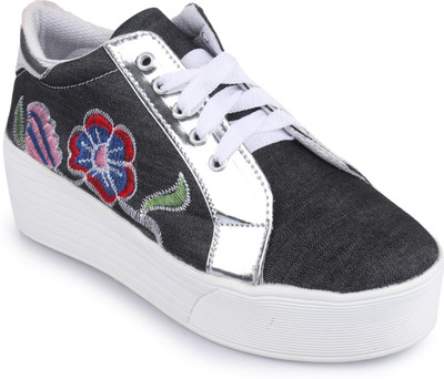

Vilax Fashionable Sneakers Sneakers For Women(Black, Silver