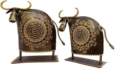 

NG Art Ventura Set of 2 Cows Decorative Showpiece - 22 cm(Wooden, Iron, Multicolor)