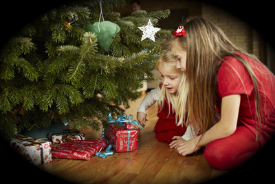 

KumkumArts Christmas Poster 12 x 18 Inch HD Quality Image, Gloss Paper, Unframed, Qty 1 Paper Print(18 inch X 12 inch, Rolled)