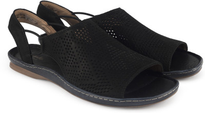 

Clarks Women Black Nubuck Flats