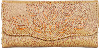 

Fristo Formal Beige Clutch