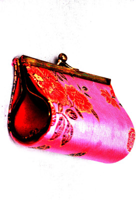 

Brandbuckets Casual Pink Clutch