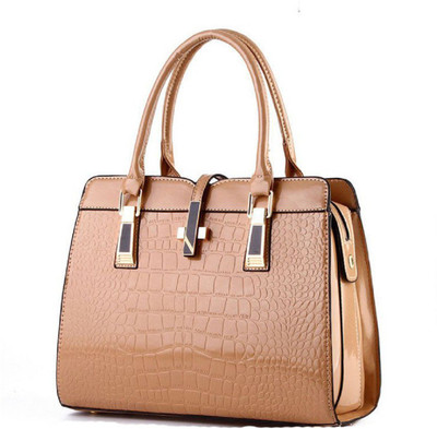 

FuerDanni Hand-held Bag(Gold)