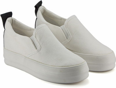 

DeVEE Love Embossed Platform Slip-on White Slip On Sneakers For Women(White