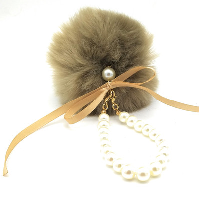 

Gemmas Fashion Beige Pom Pom & Pearl Ring Key Chain