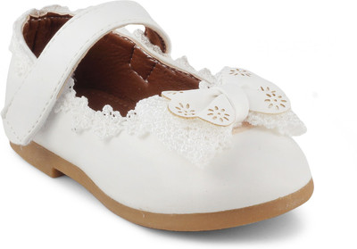 

KITTENS Girls Velcro Ballerinas(White