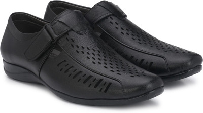 

LAYASA Men BLACK Sandals