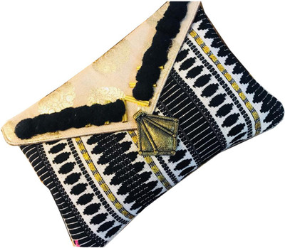

CRAFTBAZAAR Casual Multicolor Clutch