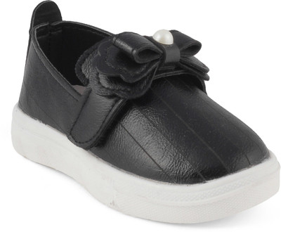 

KITTENS Girls Slip on Sneakers(Black