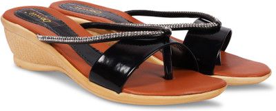 

Sir Denill Women Brown Sandals