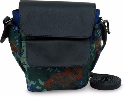 

Baggit Women Casual Blue Nylon Sling Bag