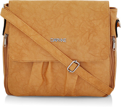 

Daphne Sling Bag(Tan)