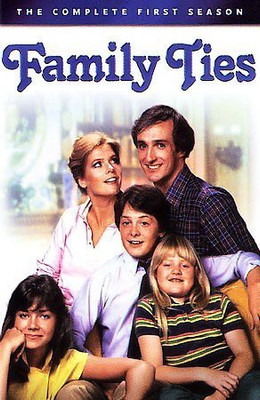 

FAMILY TIES:FIRST SEASON(DVD English)