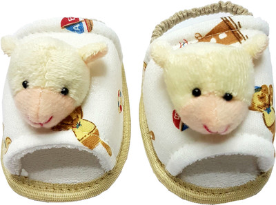 

GoodStart Beige Closed-Toe Cotton Booties For Babies Booties(Toe to Heel Length - 10 cm Beige)