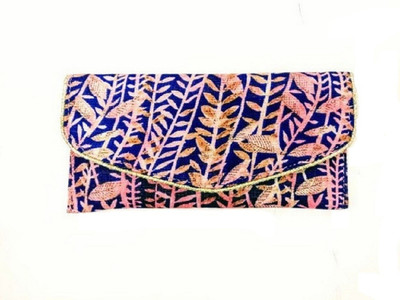 

Must Visit Casual Blue Clutch