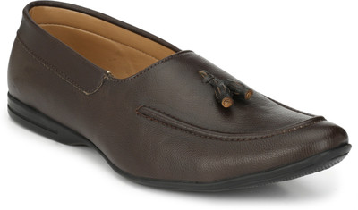 

SPLENDID LIFESTYLE Casuals For Men(Brown