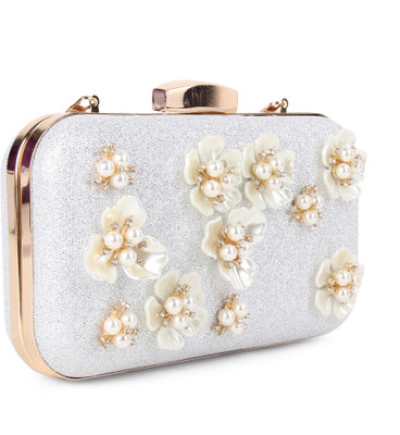 

Carlton London Casual Silver Clutch