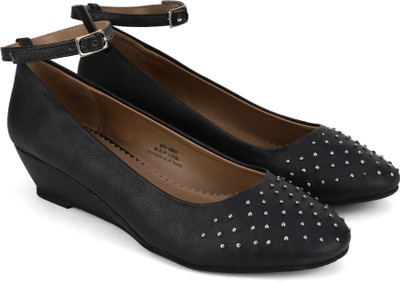 

FootIn Women Black Wedges