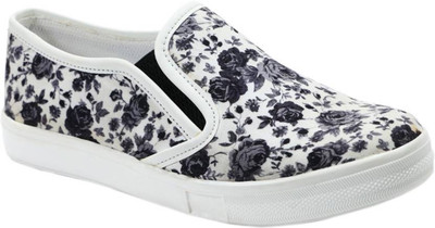 

affron Slip On Sneakers For Women(Black, White