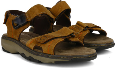 

Clarks Men Tan Sandals