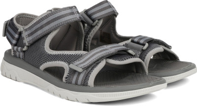 

Clarks Men Grey Casual