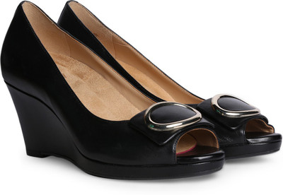

NATURALIZER Women Black Wedges