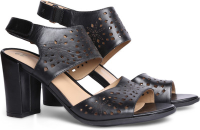 

NATURALIZER Women Black Heels