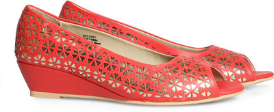

FootIn Women Red Wedges