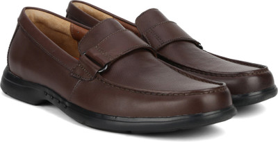 

Clarks Uneasley Free Dark Brown Lea Slip on For Men(Brown