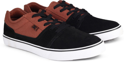 

DC Sneakers For Men(Black, Black/camel