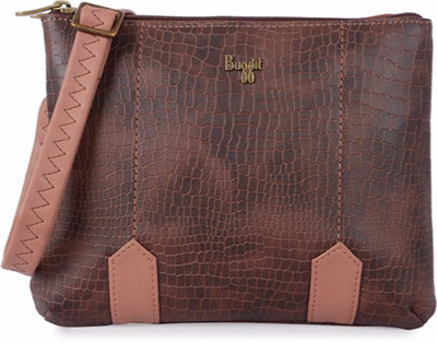 

Baggit Women Casual Brown PU Sling Bag