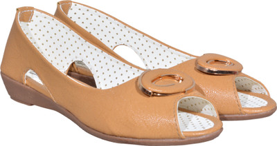 

NAV PAG Women Beige Bellies