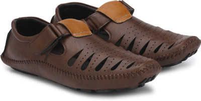

LAYASA Men BROWN Sandals