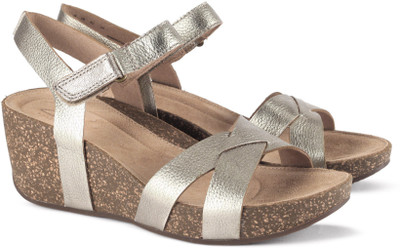 

Clarks Women Gold Metallic Wedges